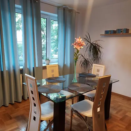 Apart- Salon Z Aneksem Kuchenym, 2 Sypialnie, Lazienka Albergue