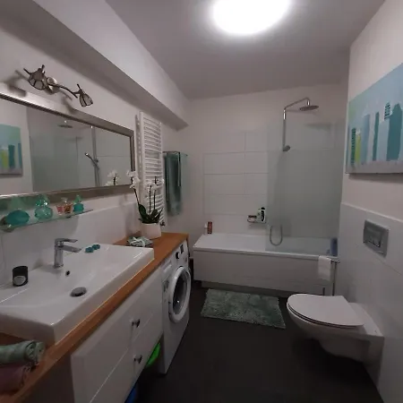 Apart- Salon Z Aneksem Kuchenym, 2 Sypialnie, Lazienka * שצ'צ'ין