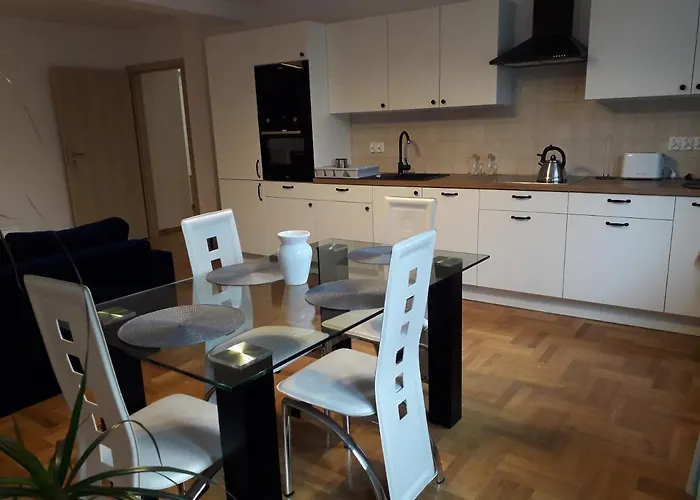 Apart- Salon Z Aneksem Kuchenym, 2 Sypialnie, Lazienka Στσέτσιν