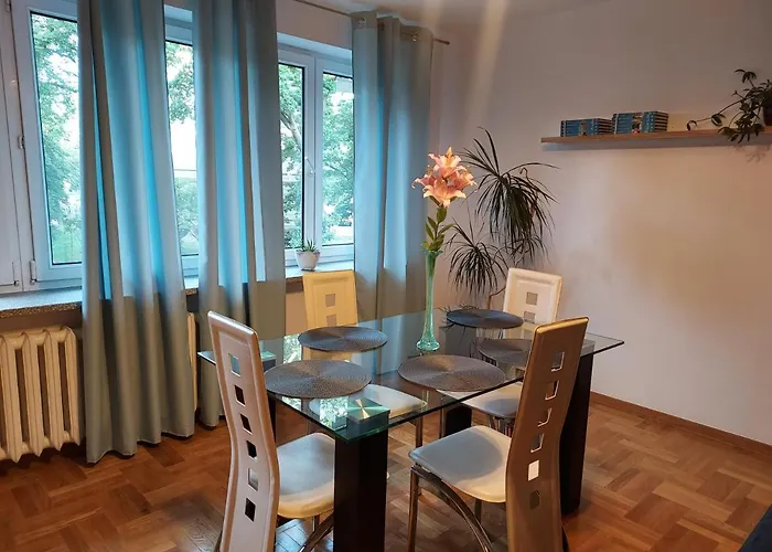 Apart- Salon Z Aneksem Kuchenym, 2 Sypialnie, Lazienka Hostel